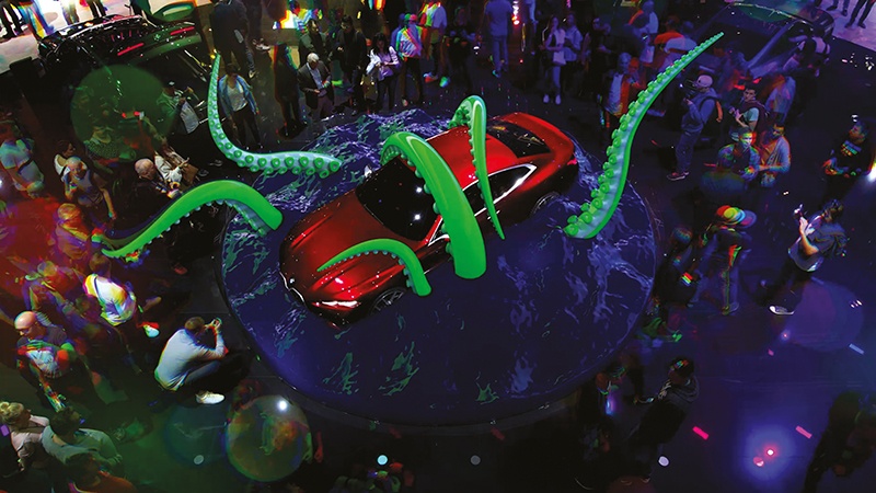 BMW Group en salones de exposición recibe dos premios Red Dot Awards